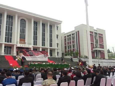 SBY Beri Pidato Pengukuhan Guru Besar Diselimuti Langit Mendung