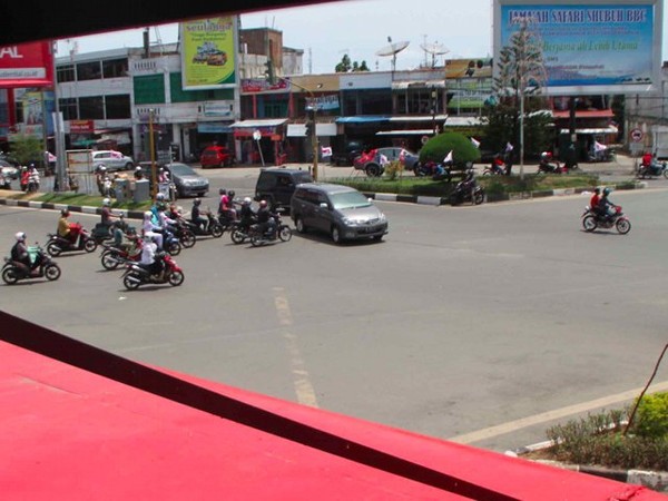 Curi Start di Lampu Merah