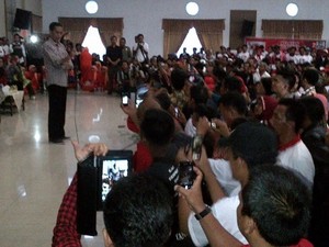 Sapa Ratusan Pendukung di Ciamis, Jokowi: Kumaha Damang?