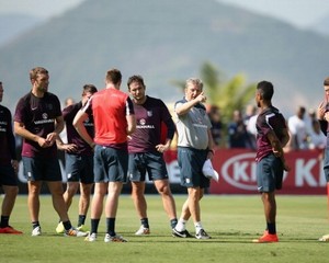 Berharap pada Utak-Atik Taktik Roy Hodgson