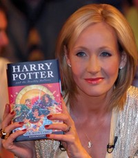 Empat Fakta Tentang Penulis Terlaris JK Rowling