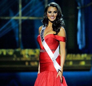 Tampil Berbikini dengan Tubuh Berisi, Finalis Miss USA Ini Jadi Populer