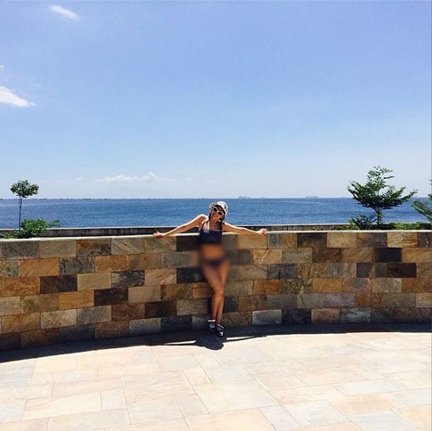 Pose-pose Seksi CL 2NE1 di Instagram