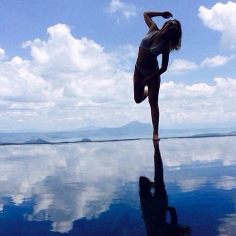 Pose-pose Seksi CL 2NE1 di Instagram