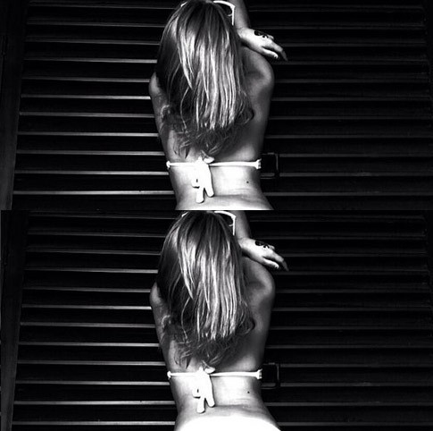 Pose-pose Seksi CL 2NE1 di Instagram