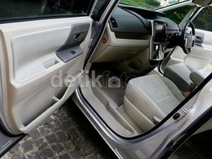 Tips Agar Interior Mobil Tetap Kinclong