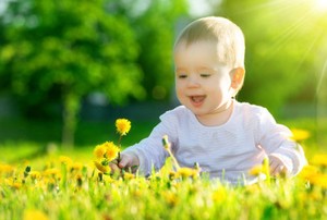 Maksimalkan Tumbuh Kembang Bayi, Pakaian Bayi Wajib SNI