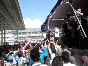 Bendera Demokrat Berkibar di Lokasi Kampanye Hatta di Lombok