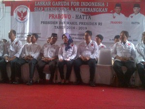 Diguyur Hujan Deras, Laskar Garuda Deklarasi Dukungan ke Prabowo-Hatta