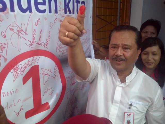 Eks Kapolda Sumbar dan Relawan Gelar Cap Jempol Darah untuk Prabowo-Hatta