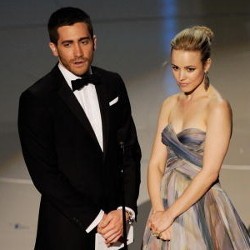 Jake Gyllenhaal dan Rachel McAdams Pacaran?