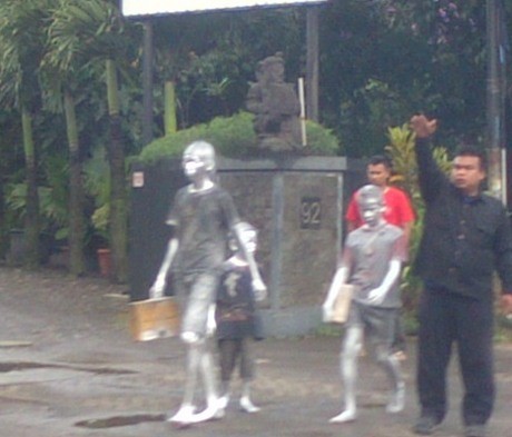 Begitu Sulitkah Tertibkan Manusia Silver? Ini Kata Dinsos Bandung