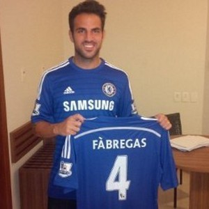 Fabregas Tolak MU dan Pilih Chelsea karena Sang Kekasih?