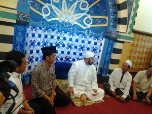 Silaturahmi ke Habib Syekh di Solo, Jokowi Diwejangi Agar Sabar