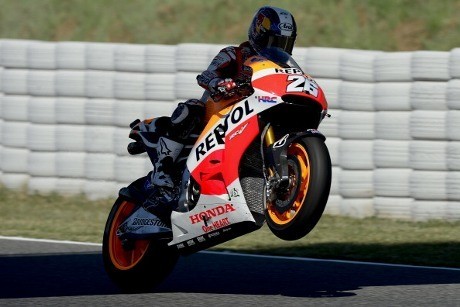 Pedrosa Rebut Pole, Marquez Crash