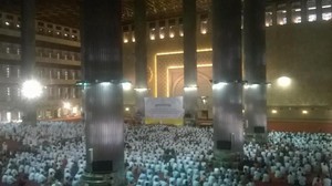 Ribuan Jemaah Tarekat Zikir di Istiqlal, Prabowo Titip Salam Lewat Priyo