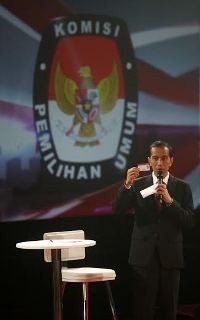 Jokowi: Harus Ada Hambatan Buat Bank Asing Agar Tak Mudah Masuk RI