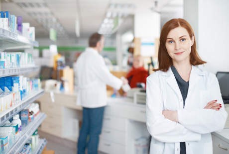 Samai Dokter, Apoteker Kini Praktik Pakai Jas dan Papan Nama