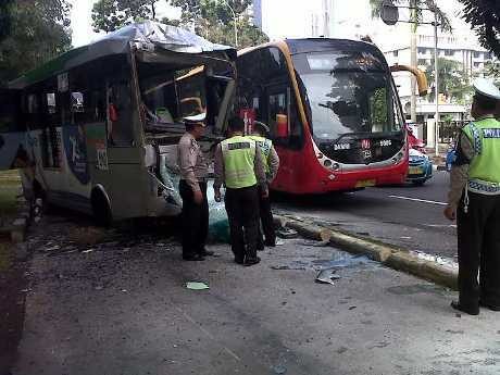 Polisi: Tabrakan Beruntun TransJ-Kopaja Diduga Akibat Rem Mendadak