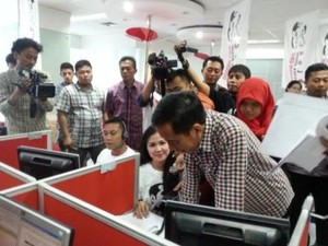Pendukung Jokowi-JK Donasi Rp 57572, Jokowi: Ooh Maju, Maju, Dua