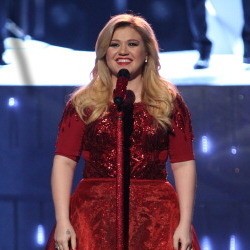Selamat! Kelly Clarkson Lahirkan Bayi Perempuan