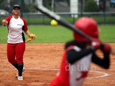 Tim Softball Putri DKI Kalahkan Katingan Kalteng