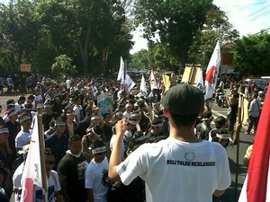 Ini Massa Ribuan Anak Muda Bali yang Turun ke Jalan Tolak Reklamasi Tanjung Benoa