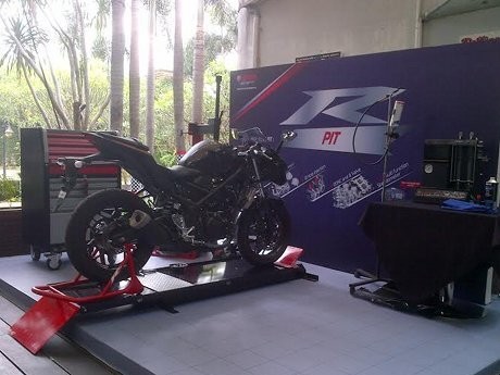 Ini Rahasia Yamaha R25 Lebih Enteng dari Kompetitornya