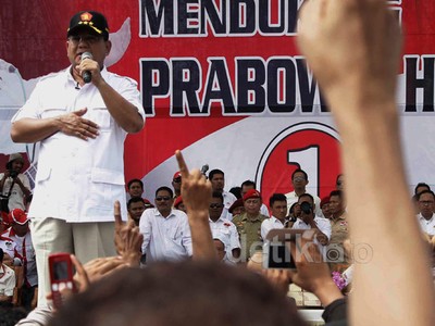 Kampanye di Makassar, Prabowo Diarak