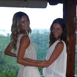 Model Jennifer Hawkins Unggah Foto-foto Liburan di Bali