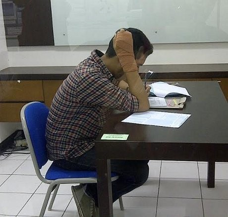 Galan Tetap Semangat Kerjakan Soal Sbmptn Meski Tangan Patah