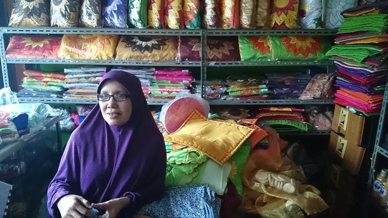 lampung pinjaman usaha modal di Beromzet Kini Rodiyah dari Punya Kisah Bank, Utang Bisnis