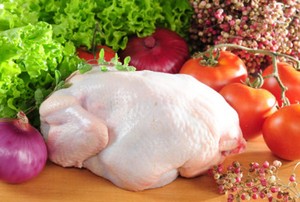 Hati-hati, Cuci Daging Ayam Saja Bisa Bikin Keracunan