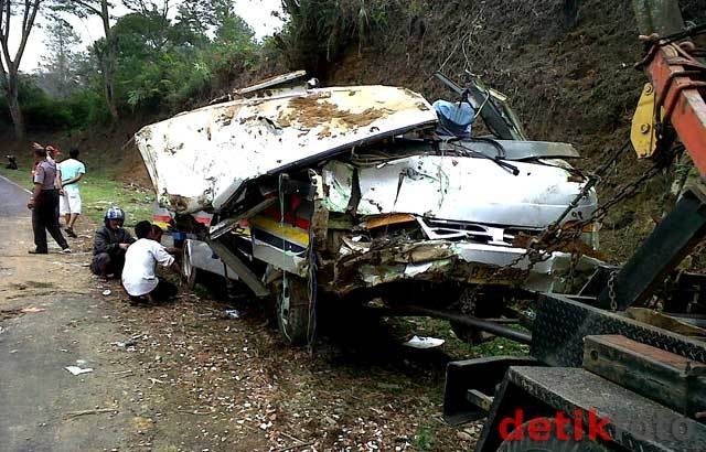 4 Kisah Pilu Kecelakaan Bus Maut di Tanjakan Emen Subang