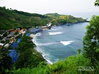 Birunya Pantai Menganti Di Kebumen