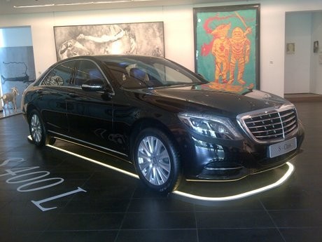 Enggak Bawa S 400 Hybrid, Mercy?