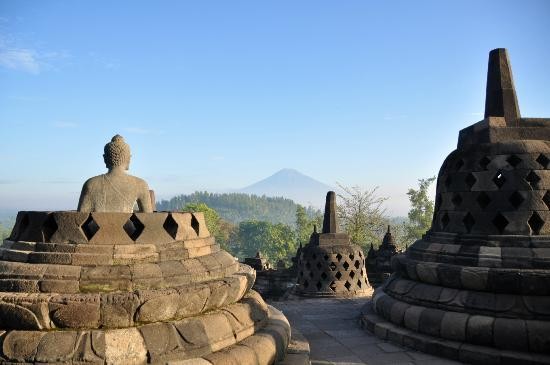 Ini Dia, 10 Landmark Paling Terkenal di Indonesia (1)