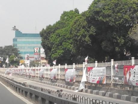 Ahok Sebut Atribut Capres di Tiang Monorel Harus Bayar Pajak