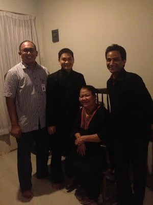 Tim Kamnas Prabowo Kunjungi Ibunda Elang Mulya yang Sakit