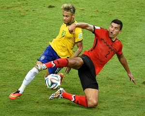 Kinerja Kiper dan Kesuksesan Mengunci Serangan Sayap Brasil