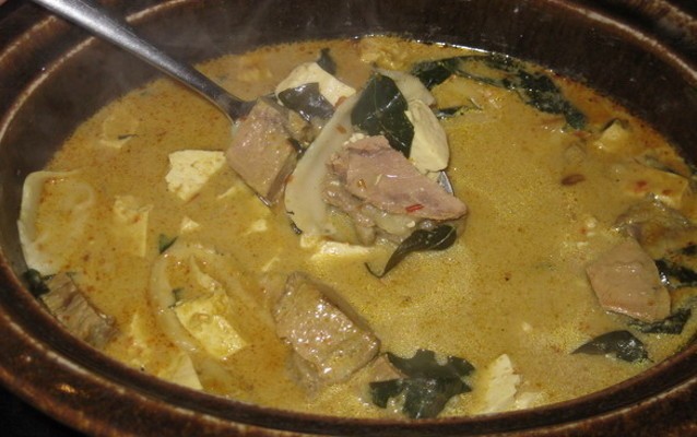 Sayur Bebanci dan Es Selendang Mayang yang Nyaris Punah