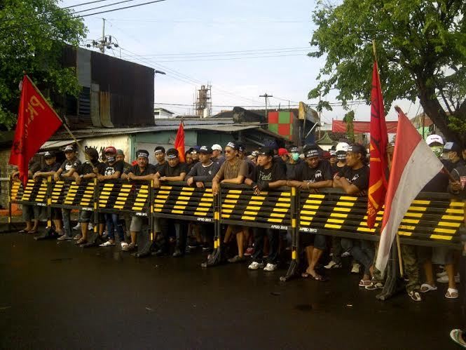 Polisi Siap Bubarkan Blokade Warga di Persimpangan Girilaya