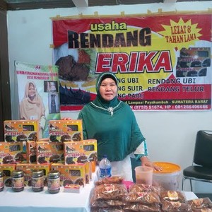 Dari Bisnis Rendang, Ibu 5 Anak Ini Bisa Beli Rumah, Mobil, dan Sawah