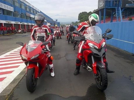 Ngebut Bareng Ducati di Sentul