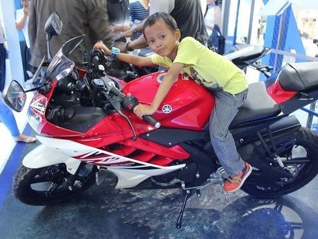 Motor Yamaha Apa yang Paling Diburu di Jakarta Saat Ini? R15!