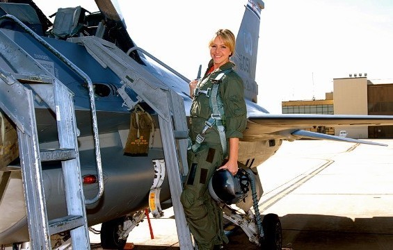 Kembaran Amelia Earhart Akan Mengelilingi Dunia!