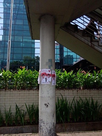 Pak Ahok! Banyak Poster Prabowo-Hatta di Halte dan Tiang Monorel Rasuna Said