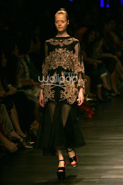 Biyan Wanaatmadja Seruni Annual Show 2014 at Grand Ballroom Hotel Mulia. Senayan. Jakarta. [Foto: Mohammad Abduh/Wolipop]