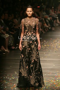 Biyan Wanaatmadja Seruni Annual Show 2014 at Grand Ballroom Hotel Mulia. Senayan. Jakarta. [Foto: Mohammad Abduh/Wolipop]