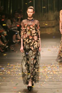 Biyan Wanaatmadja Seruni Annual Show 2014 at Grand Ballroom Hotel Mulia. Senayan. Jakarta. [Foto: Mohammad Abduh/Wolipop]